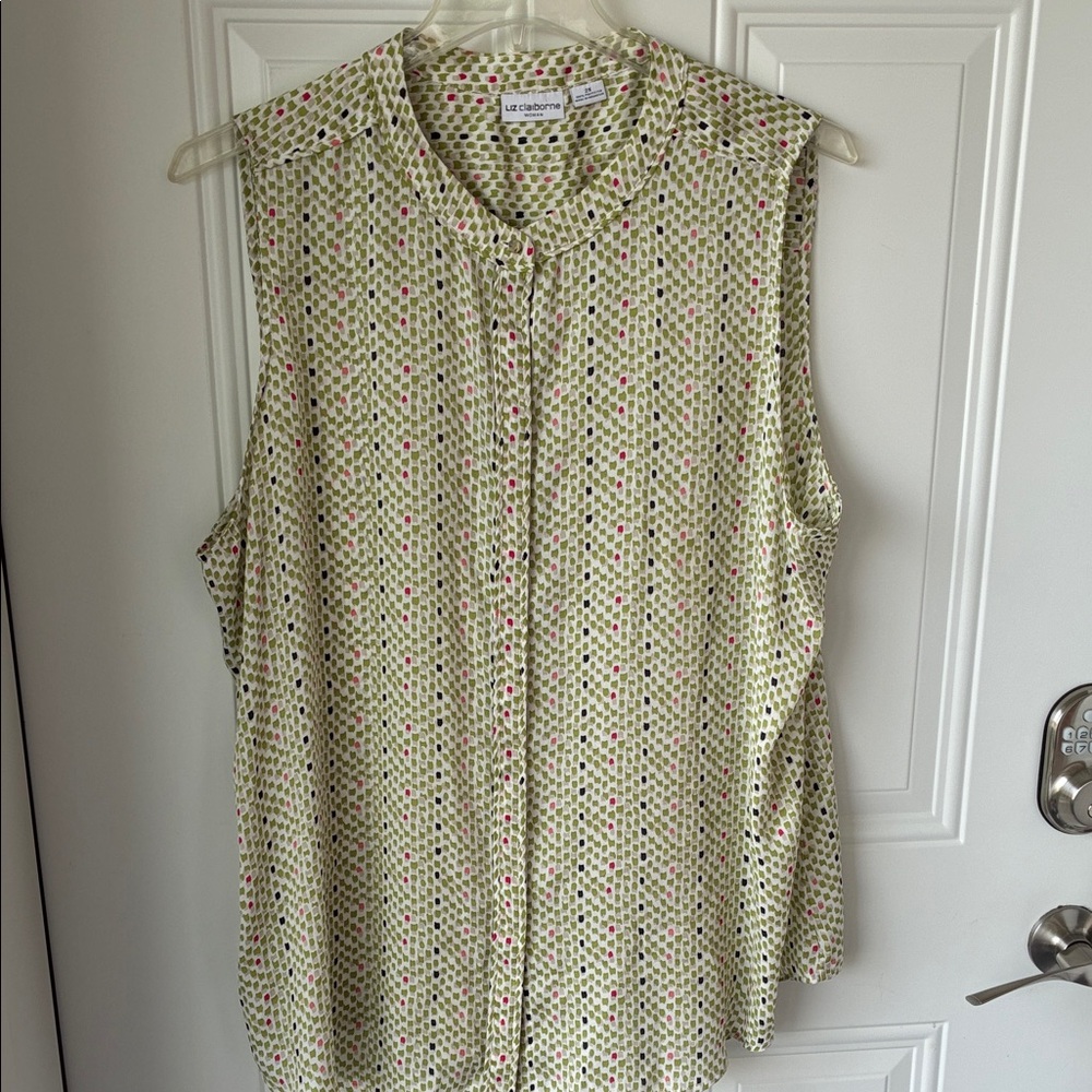 Liz Claiborne Light Green Sleeveless Printed Button-Front Blouse